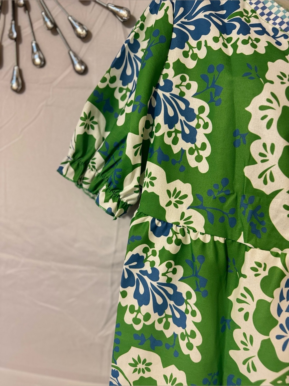 Bright Green Floral Tunic Preppy Top with Blue Accents Size XL NWT - Picture 5 of 12